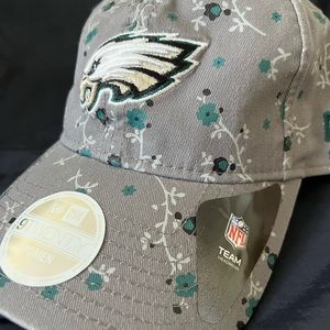 Woman’s Gray Philadelphia Eagles Hat